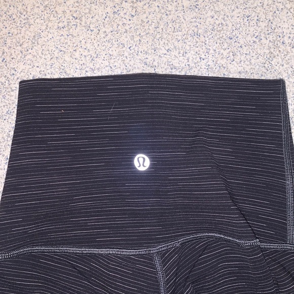 Lululemon Size 2 Black Grey White Ombré Leggings - Picture 3 of 5